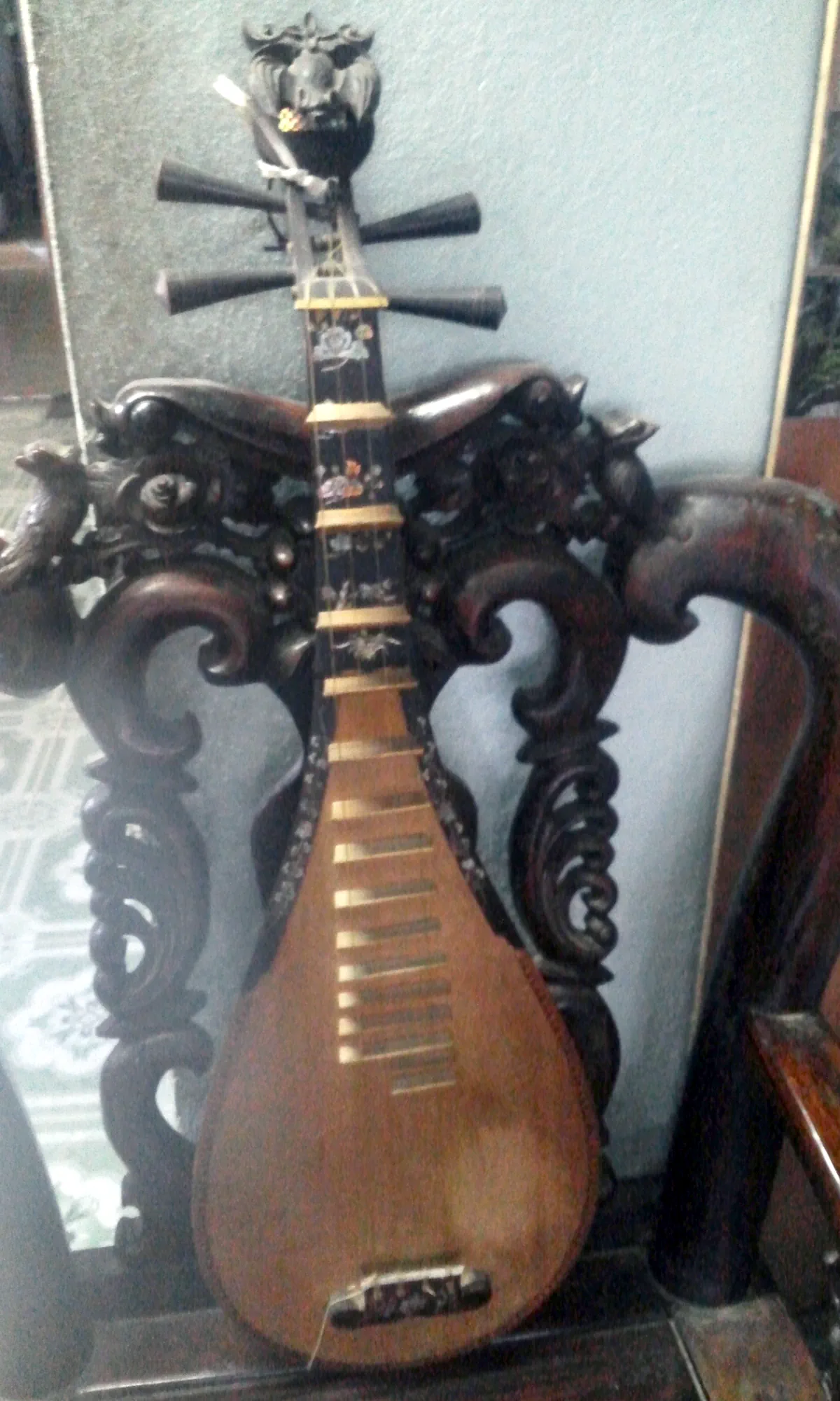 đàn tỳ bà