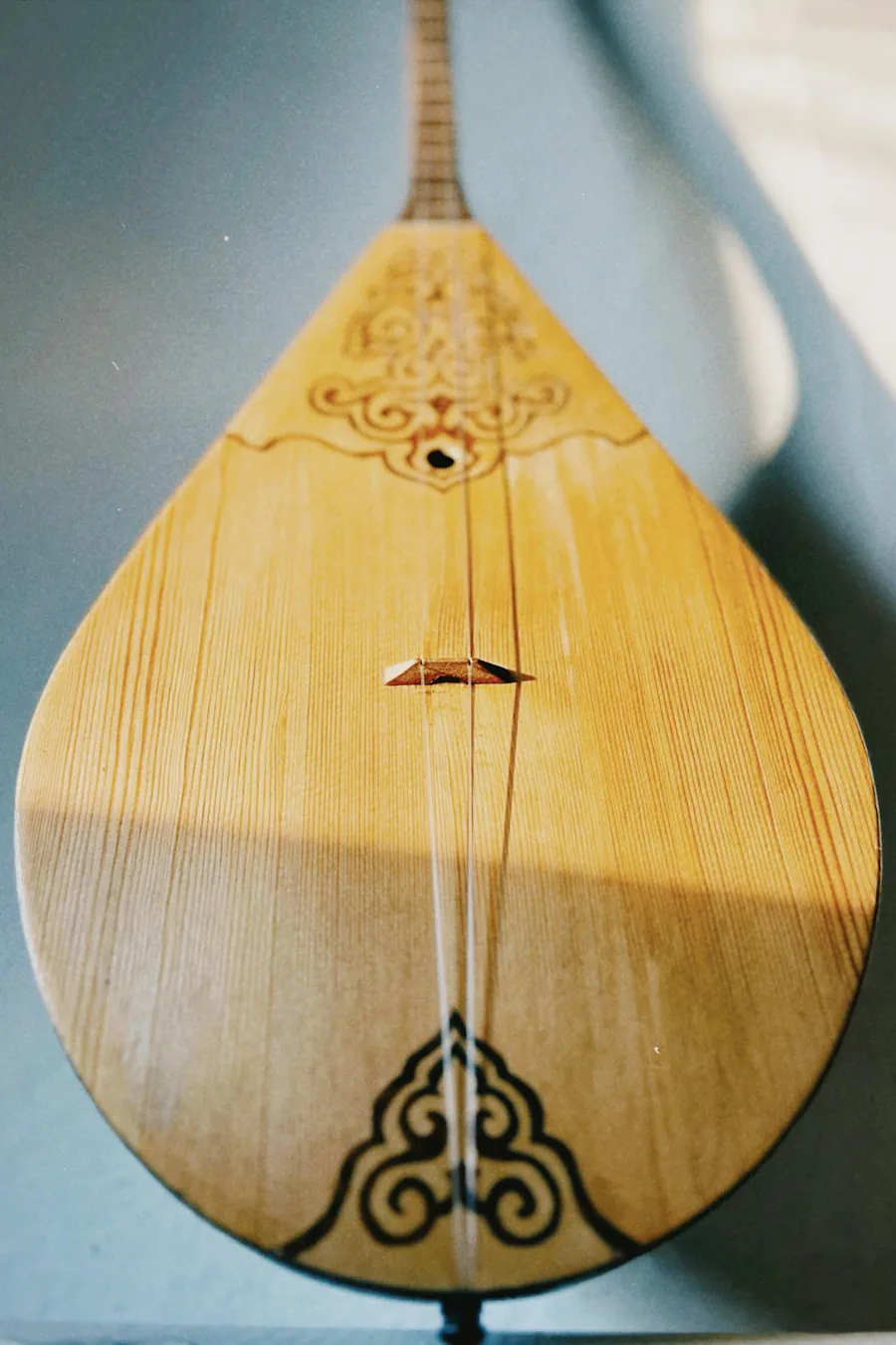 dombra instrument